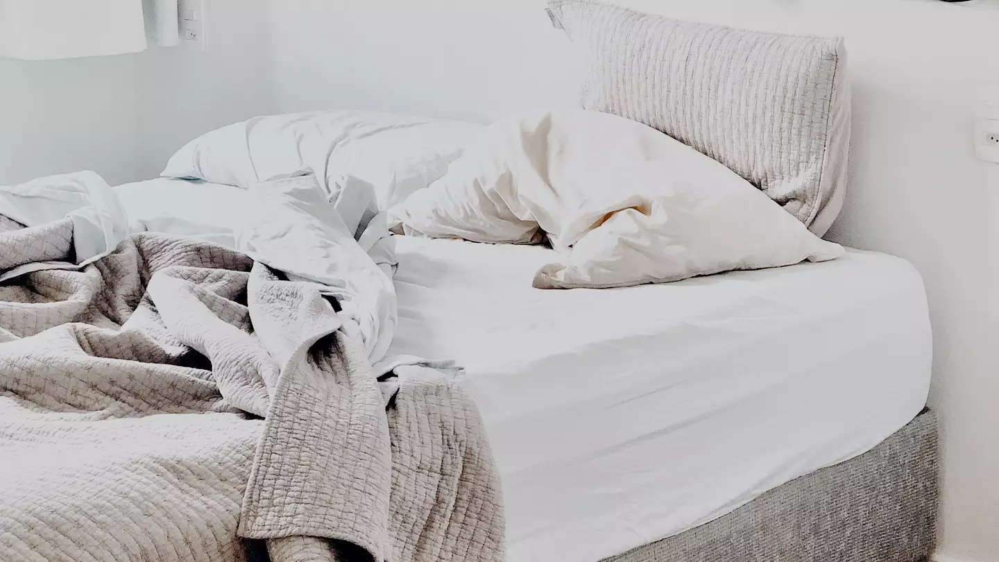 People vow to stop making their beds in morning after expert's disgusting warning