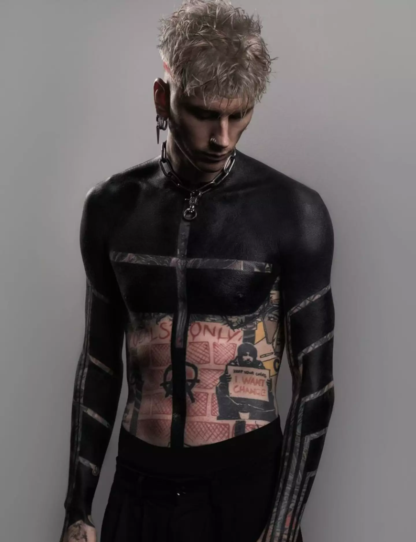 Machine Gun Kelly surprised fans with some new ink work.