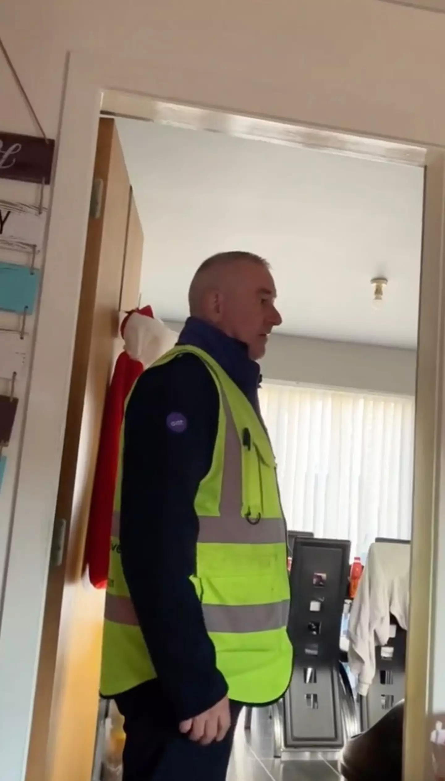 A foul-mouthed father has gone viral for his brilliant reaction to his missus putting the Christmas decorations up in November.