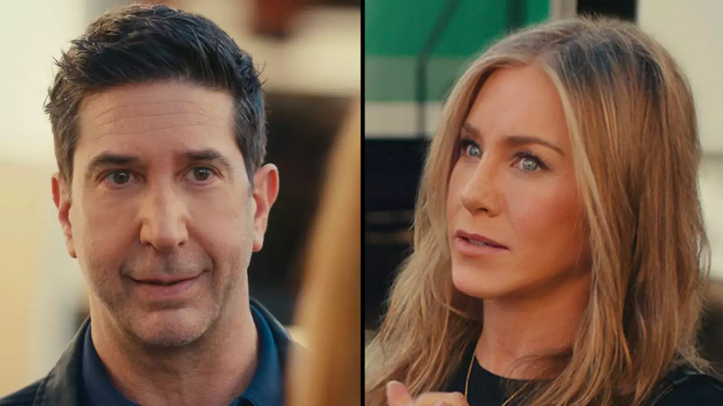 Jennifer Aniston and David Schwimmer have extremely awkward reunion in new video