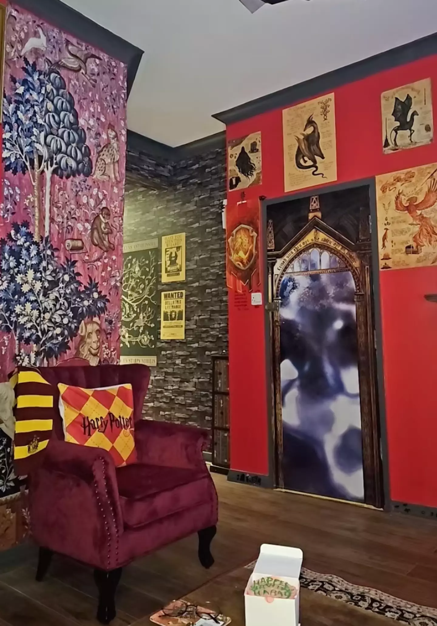 One of the Harry Potter themed spots the owners let out (tiktok/homelea.stays)