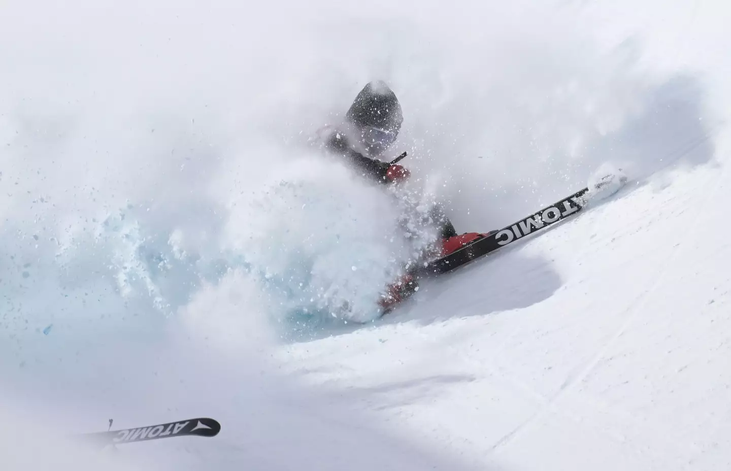 Gus Kenworthy falls at the Winter Olympics.