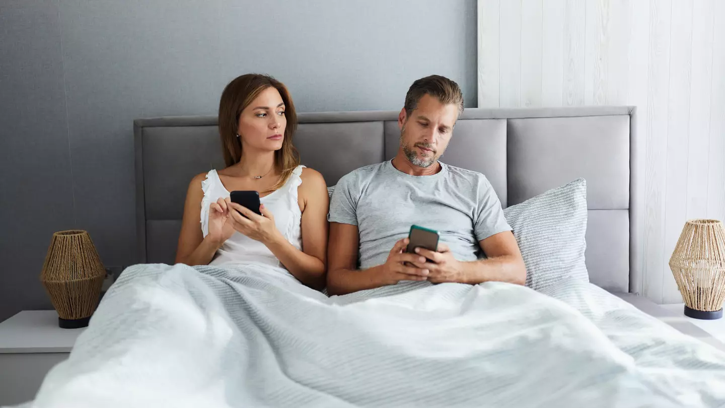 Private investigator reveals 'very sudden' sign partner may be cheating on you