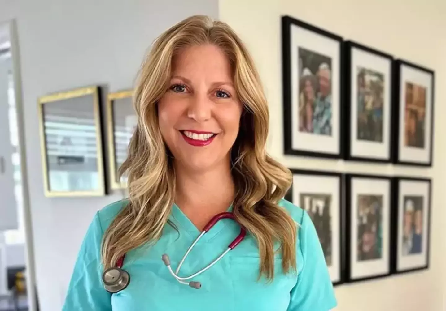 She wants more people to be educated on death (Instagram/@hospicenursejulie)