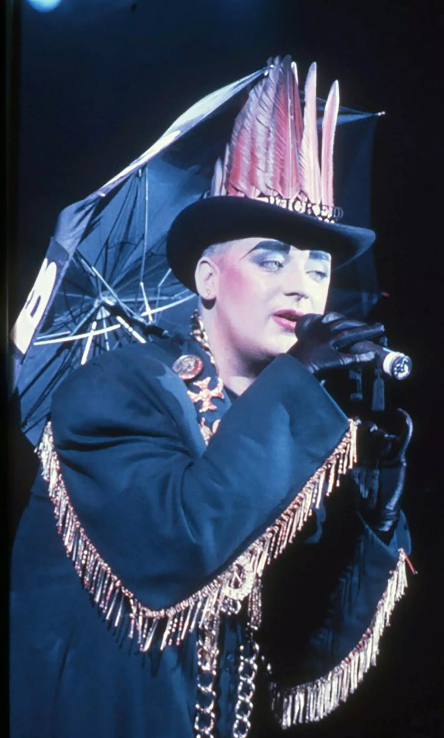 To be fair, we're not sure how to feel about live bug eating.