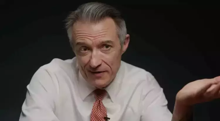 James Sexton said he'd seen one thing above all bring down marriages, and it always started small (YouTube/LADbible)