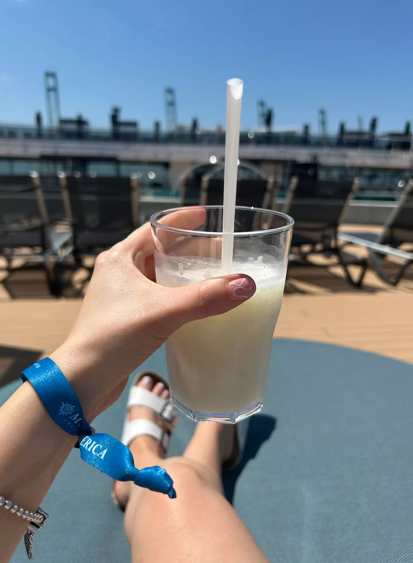 Piña coladas in the Caribbean sun... perfection (LADbible)