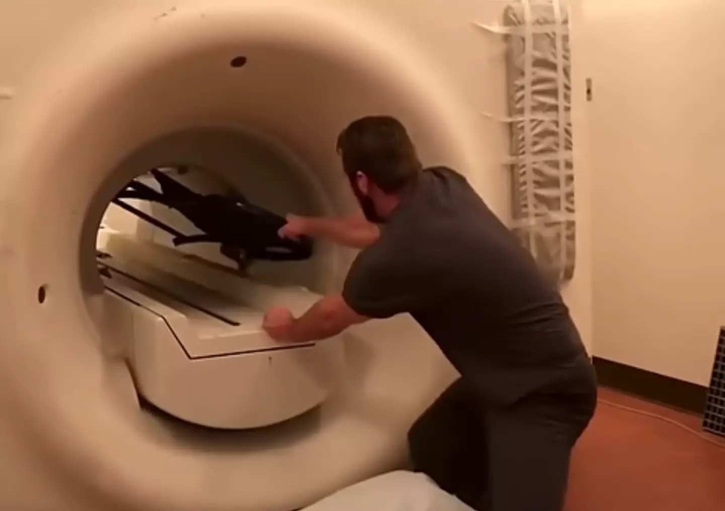 Footage of people demonstrating the power of an MRI scanner show just how strong they are (YouTube/Science Explained Official)