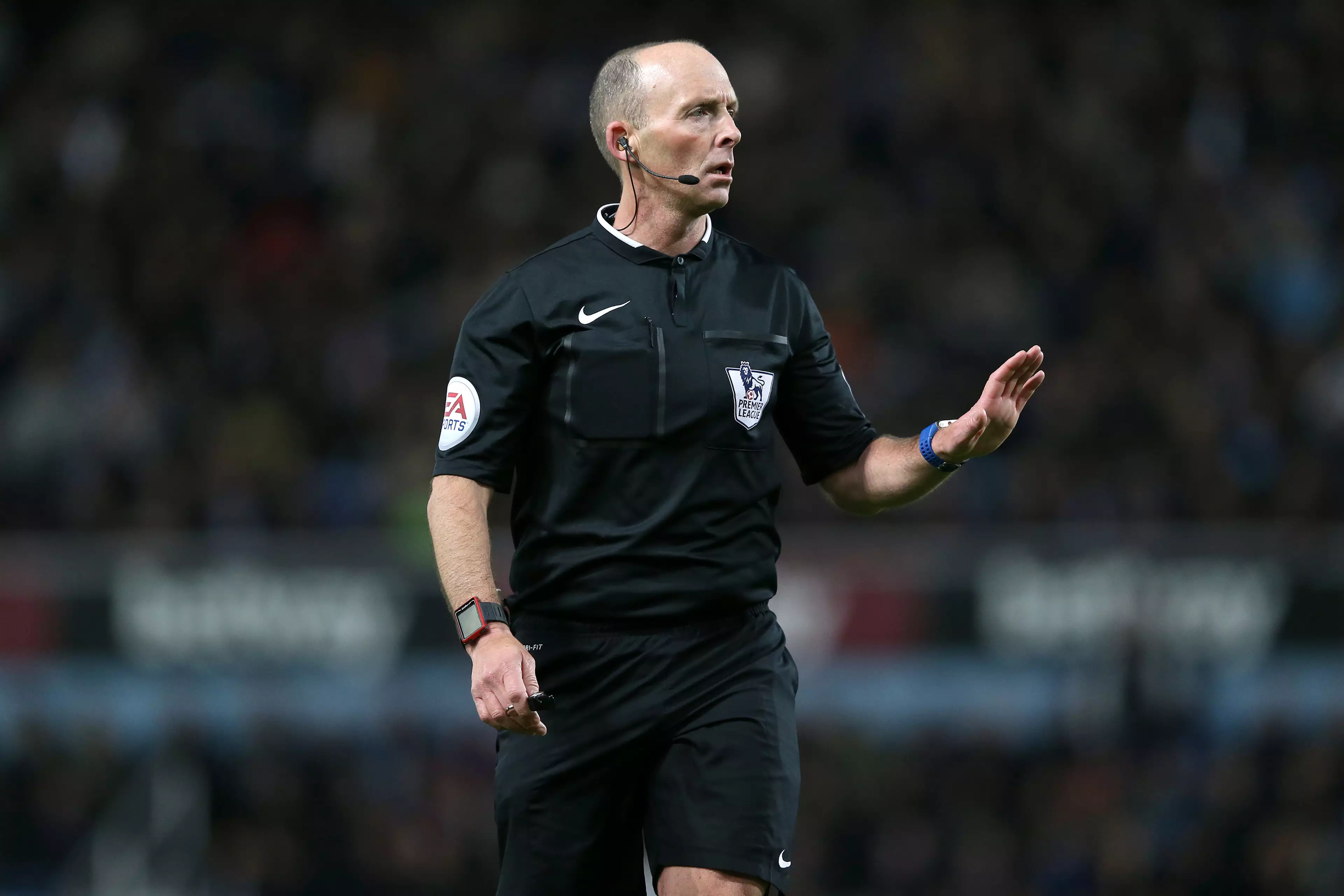 Odds Slashed On Mike Dean To Not Officiate Another Man United Game