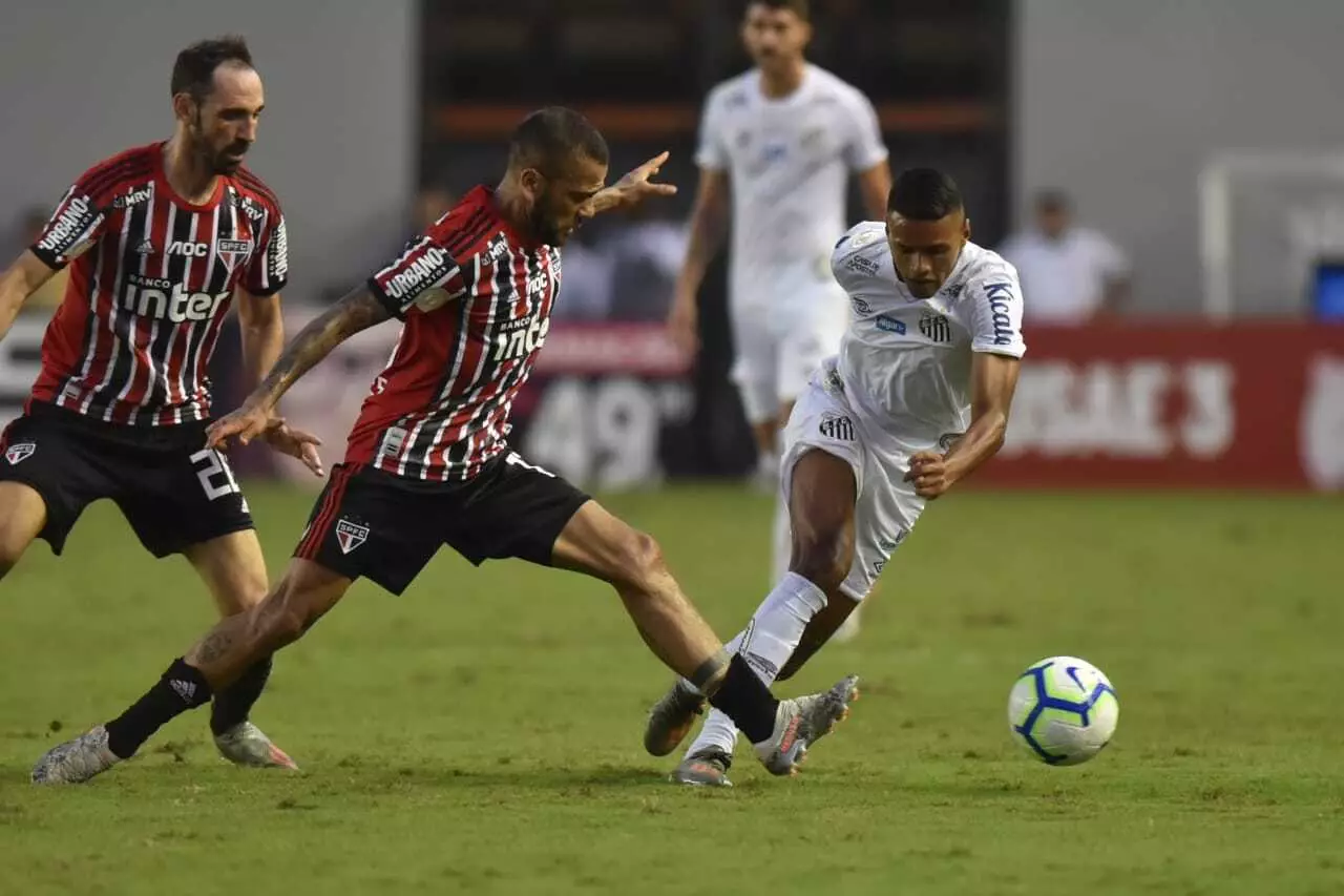 Alves playing for Sao Paulo. Image: PA Images