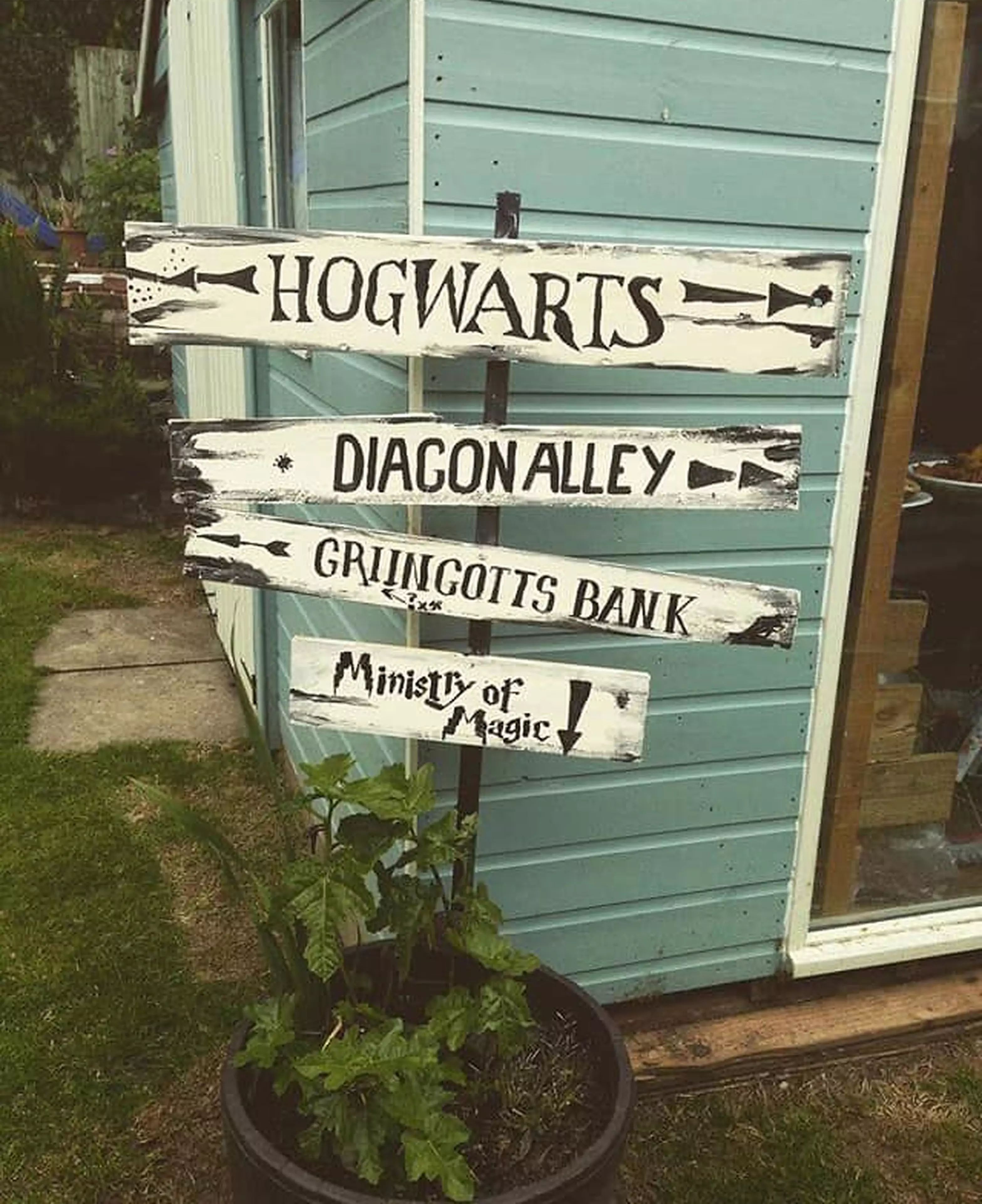 Hannah even installed a sign in her garden (