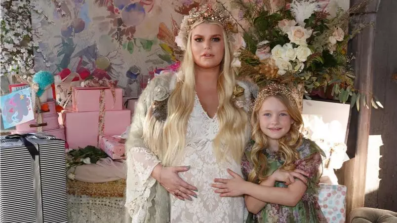 Jessica Simpson Announces Birth Of Baby With Sweet Instagram Snap
