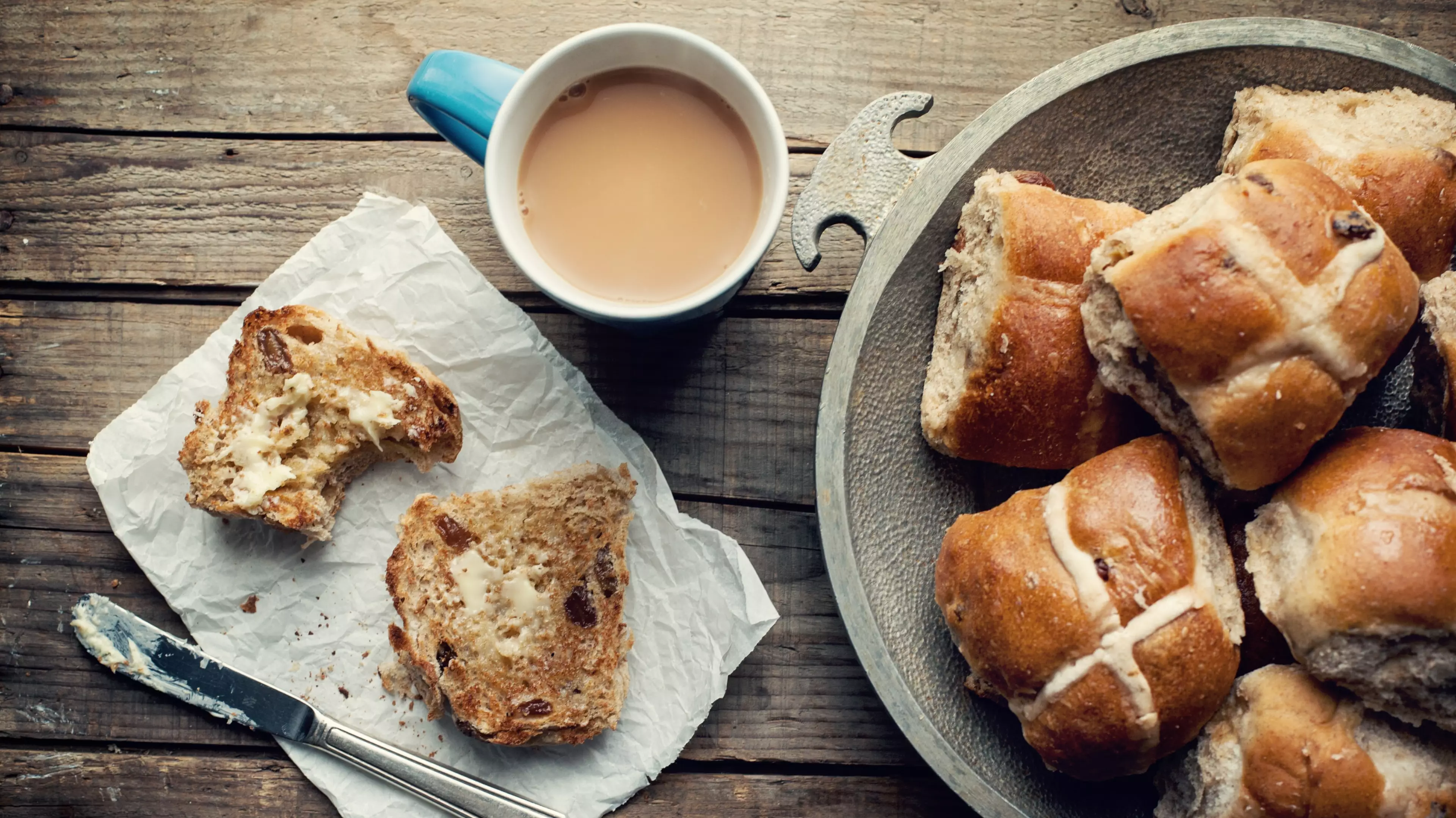 Asda Is Selling Delicious Chocolate Chip Hot Cross Buns For Easter