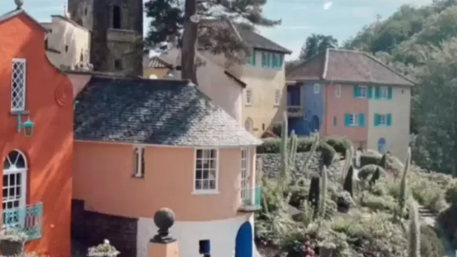 ​There’s A ‘Hidden’ Village In UK That Looks Like Italy