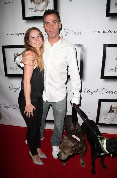 Steve-O with partner Lux Wright.