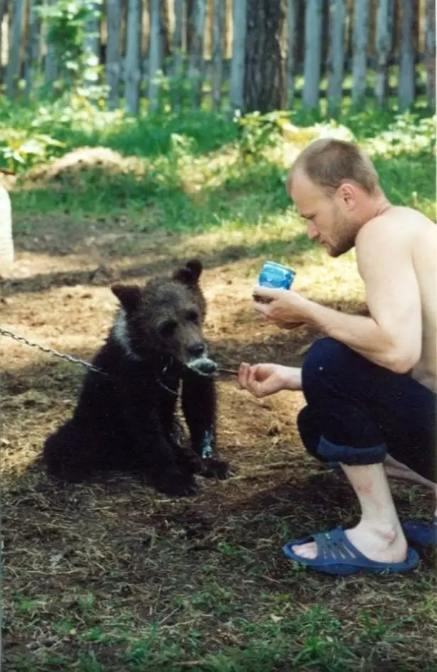 Sergey Grigoriyev and the bear.