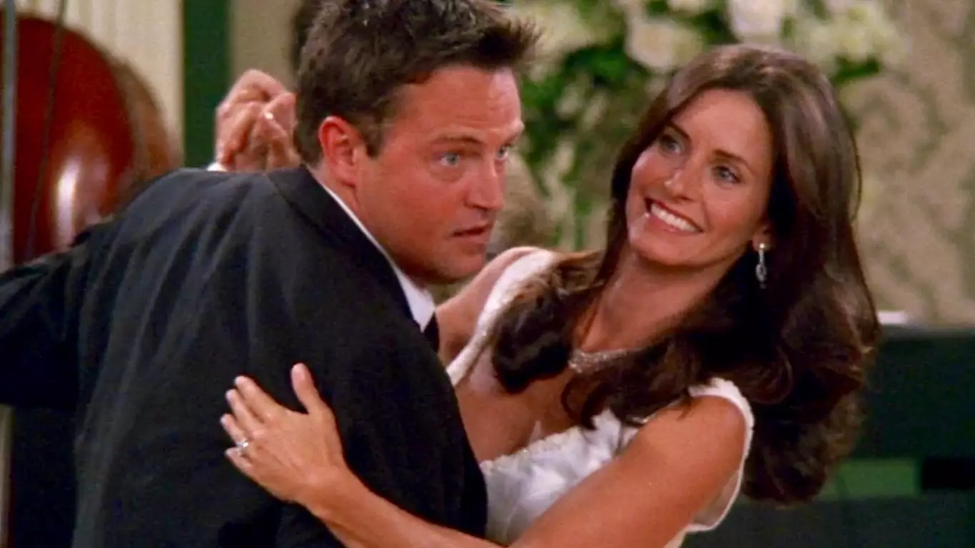 'Friends' Fans Spot Glaring Error In Monica And Chandler's Wedding