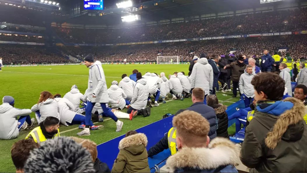Gianfranco Zola Asked Chelsea's Bench To Sit Down So Fans Could Watch Pens