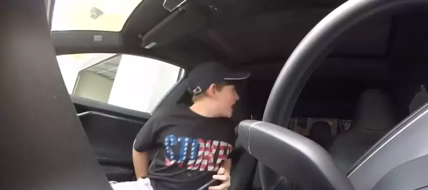 Kid Has No Concept Of Tesla Auto-Mode, Freaks Out
