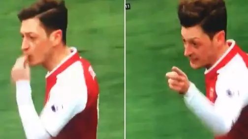 Ozil Gives Bellerin A Verbal Lashing, Arsenal Fans Think They Know What Was Said