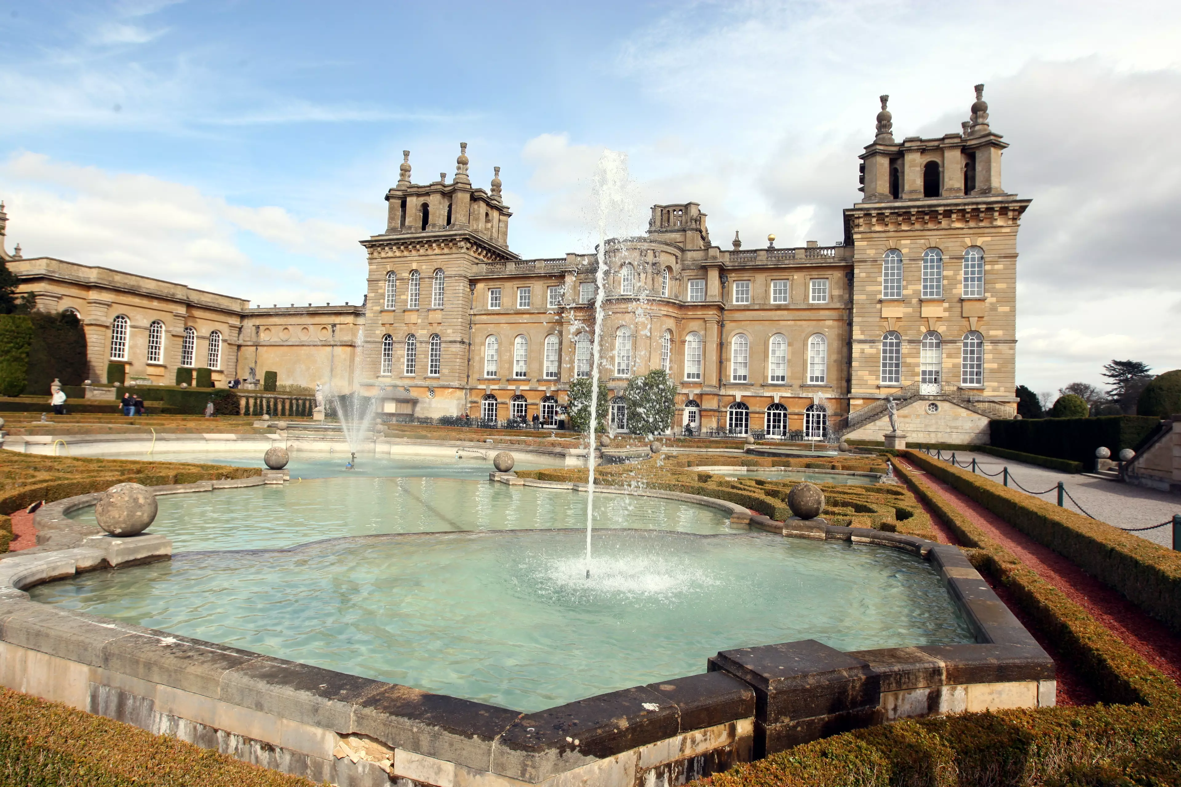 A gold toilet worth £1m has been stolen from Blenheim Palace.