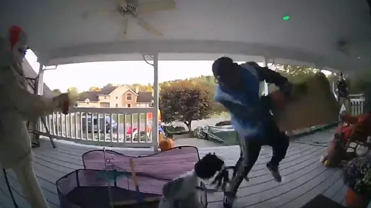Hilarious Moment Amazon Delivery Man Gets Spooked By Decorations