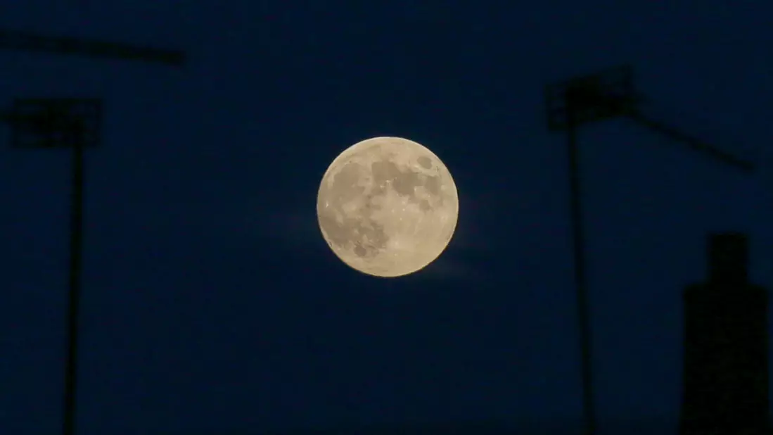 ​Strawberry Moon Phenomenon Will Be Visible In The Skies Tomorrow