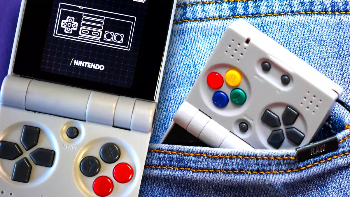 This Super-Mini Game Boy-Like Will Also Play Your PS1 Games