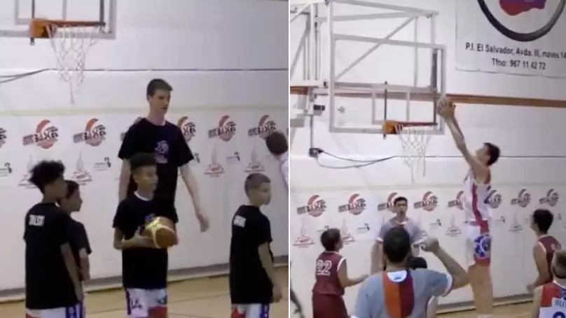 The 12-Year-Old Basketball Player Who Dominates Everyone At 6ft 10in