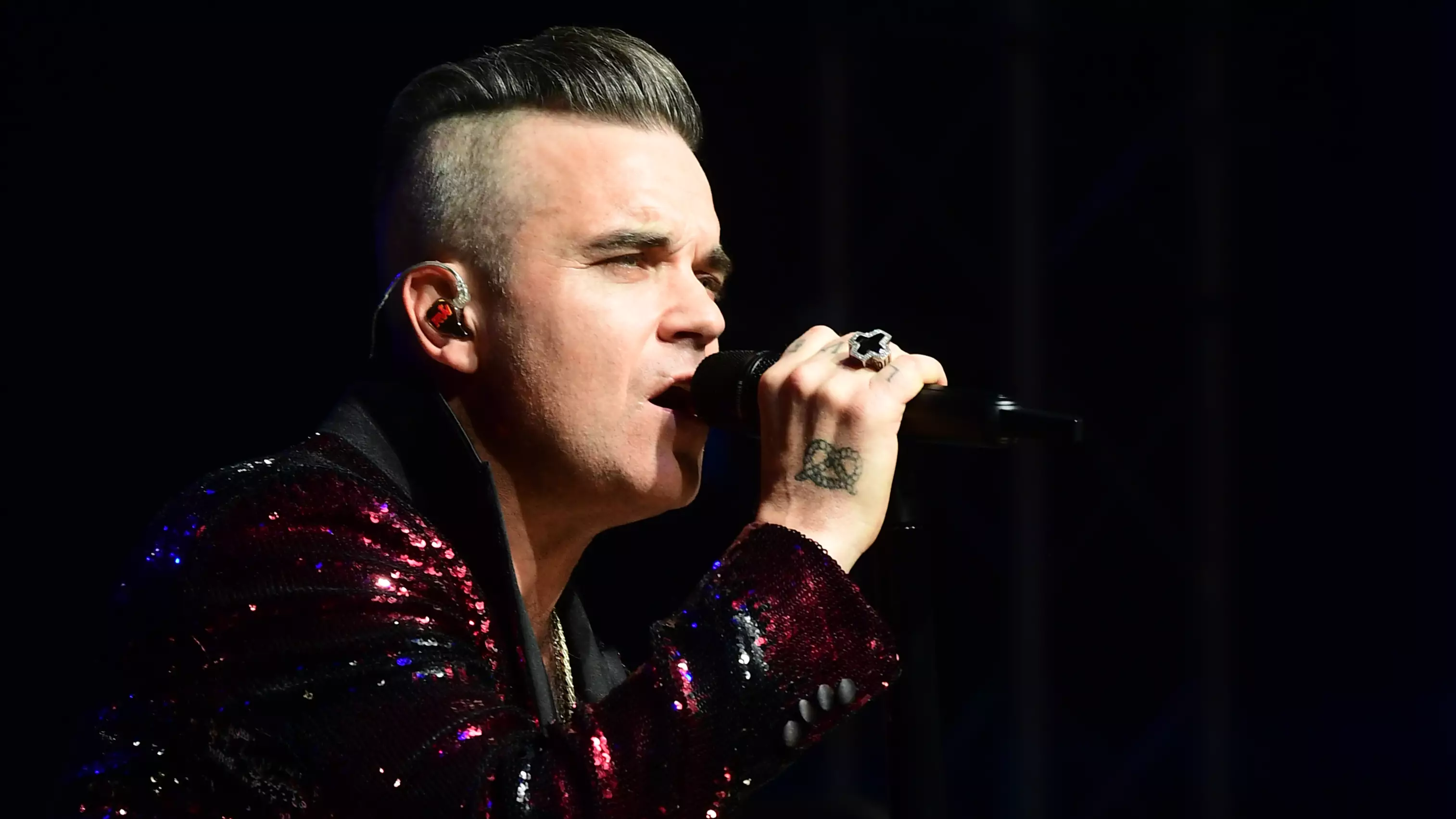 Robbie Williams Just Dropped An Entire Christmas Album