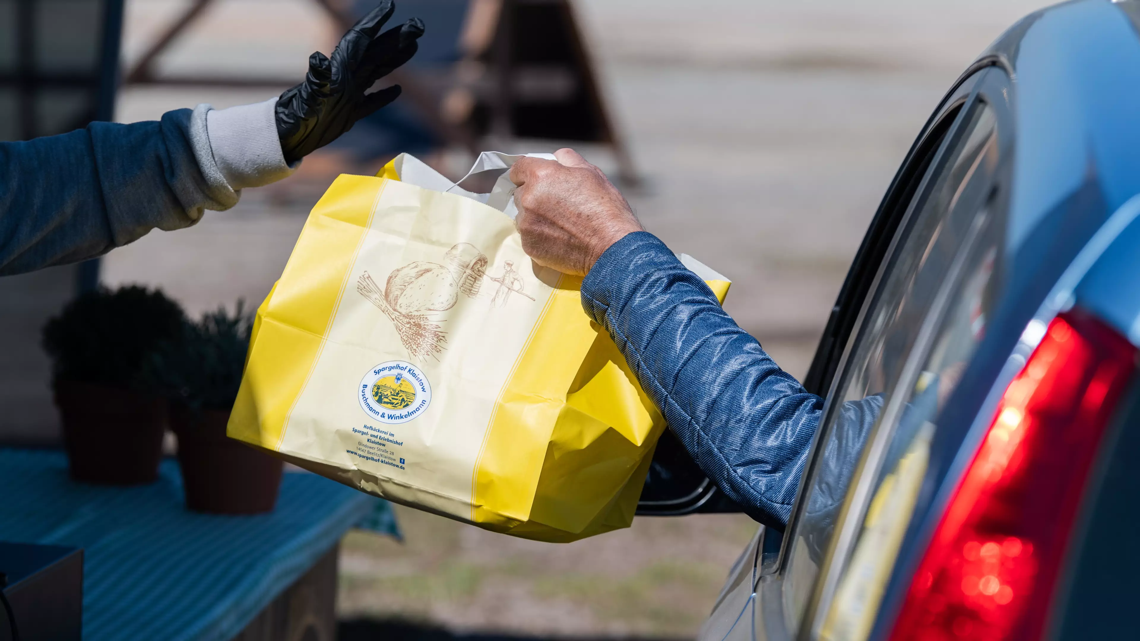 Fast Food Drive-Thru Workers Reveal Weirdest Things They've Seen 