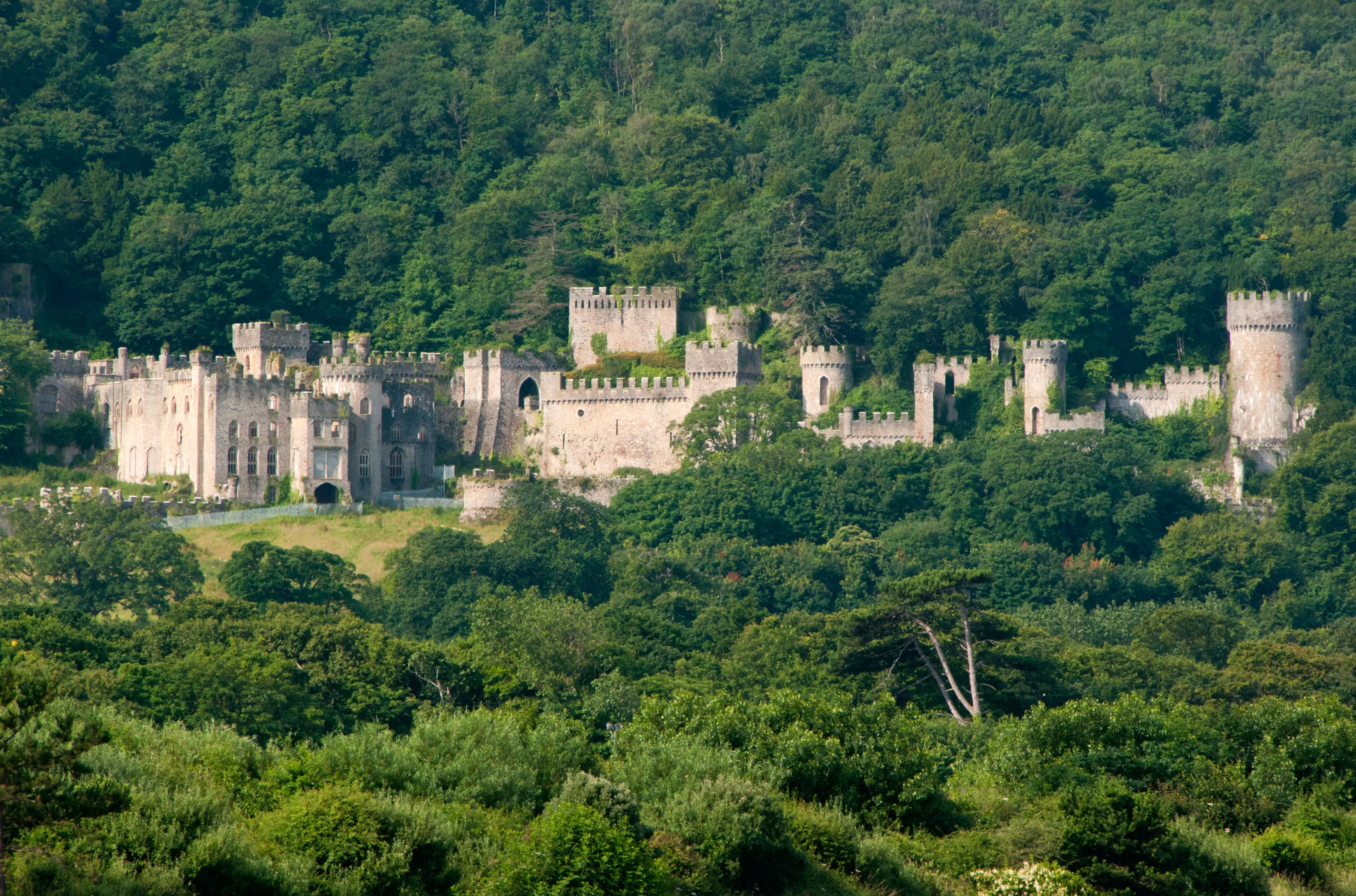 The show will return to Gwrych Castle.