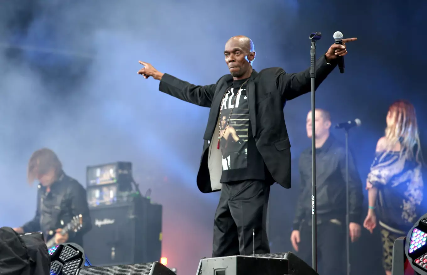Maxi Jazz of Faithless on the main stage in 2016.