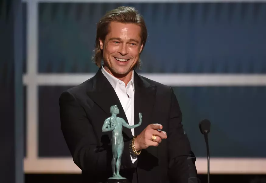 Brad Pitt joked about his single status and not getting on with his wife (