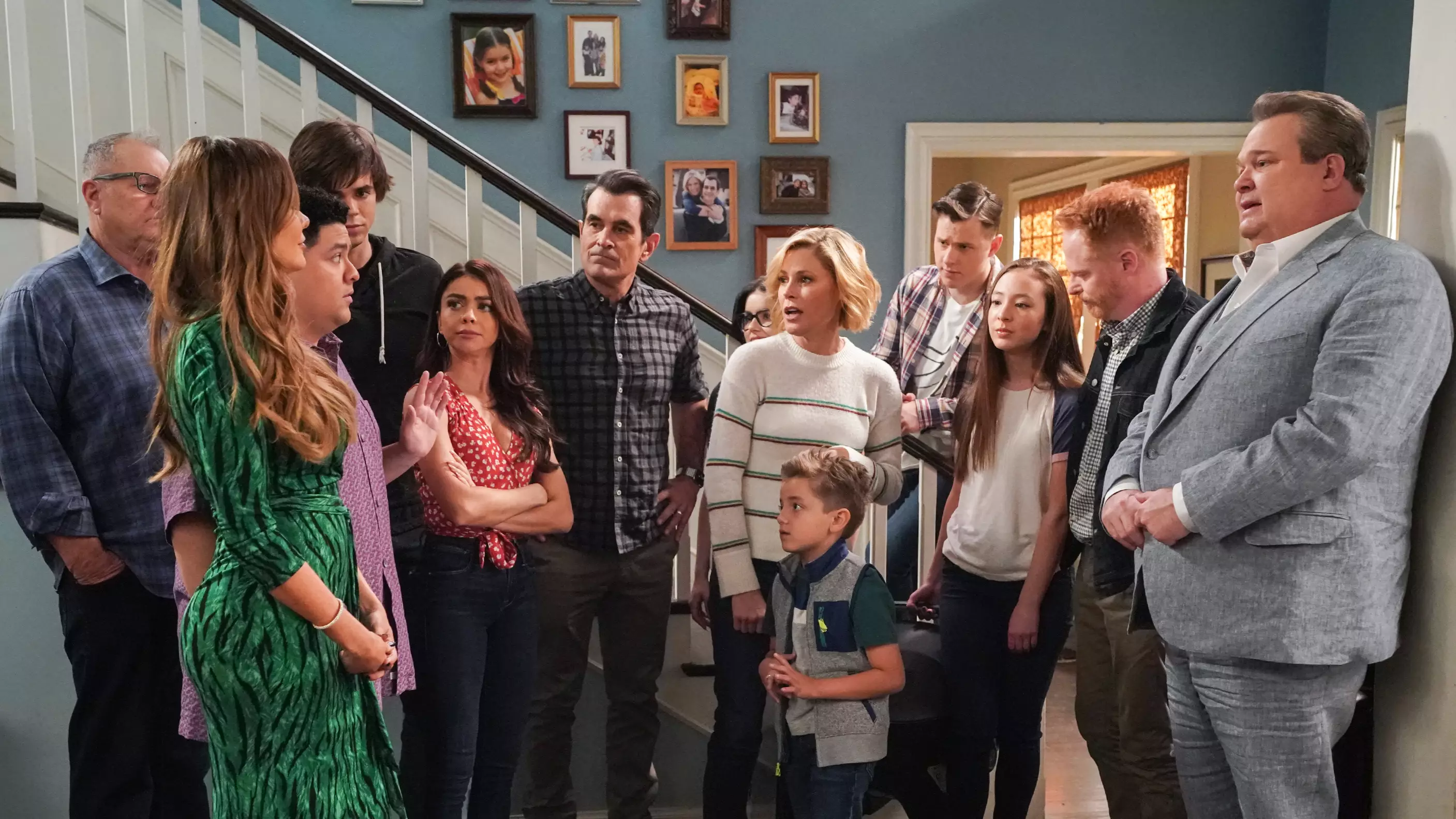 Netflix UK Picks Up Streaming Rights To Modern Family And New Girl