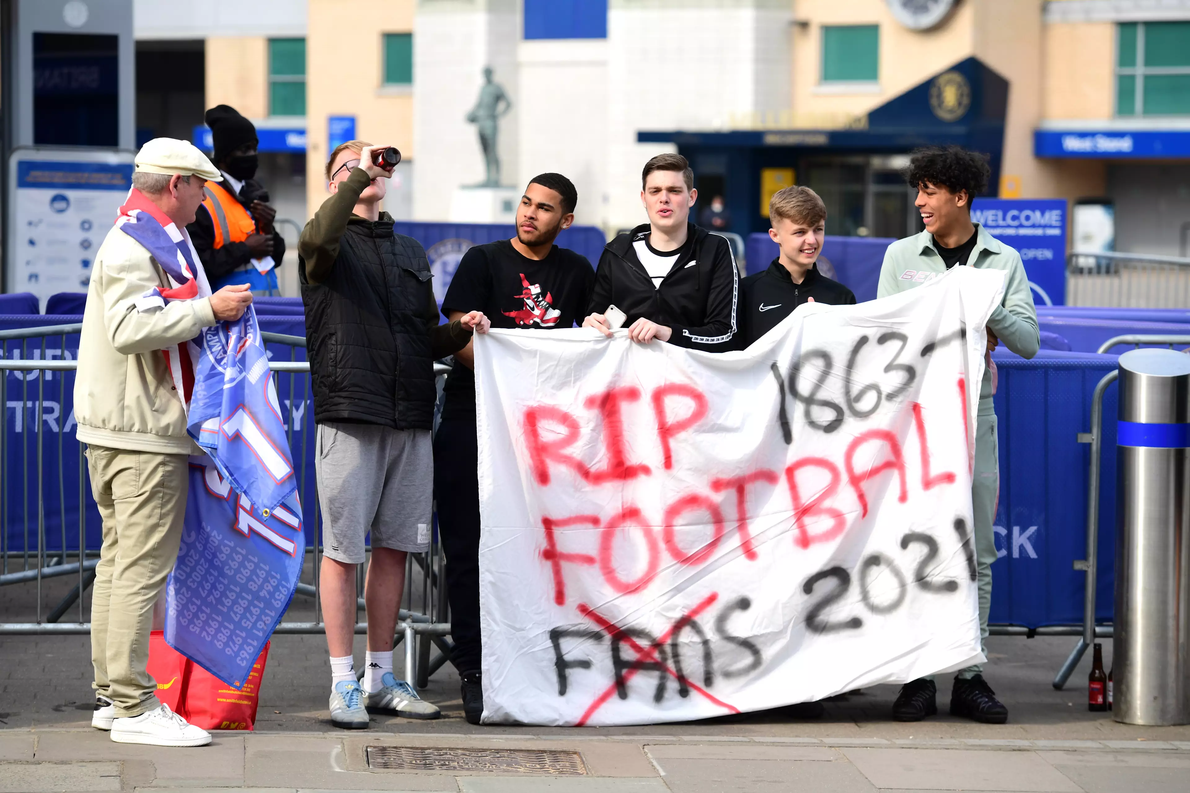Fans protested against the Super League outside of Stamford Bridge. Image: PA Images