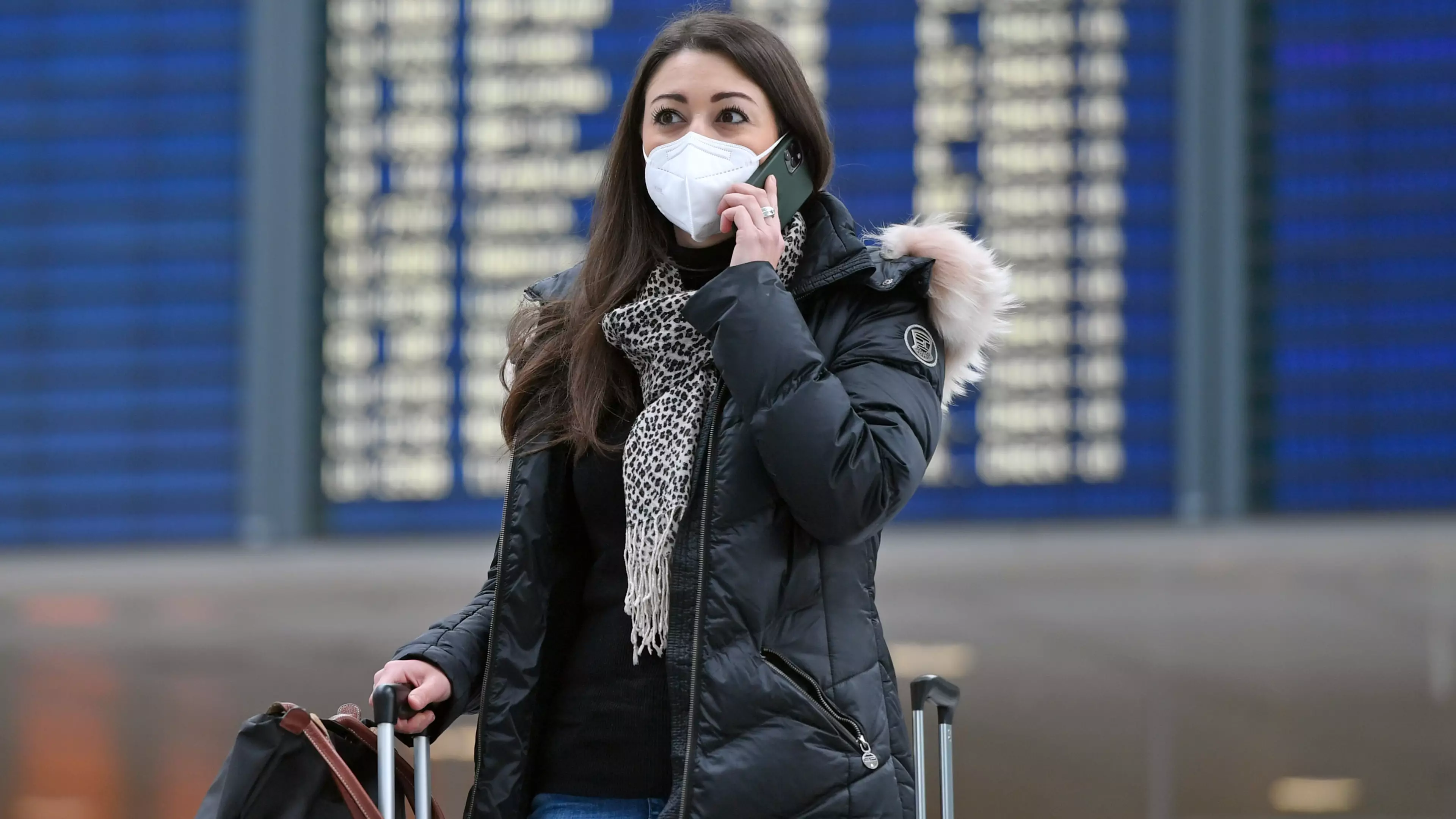 Fines Of Up To $50,000 For Those Who Don't Wear Face Masks In Western Australian Airports