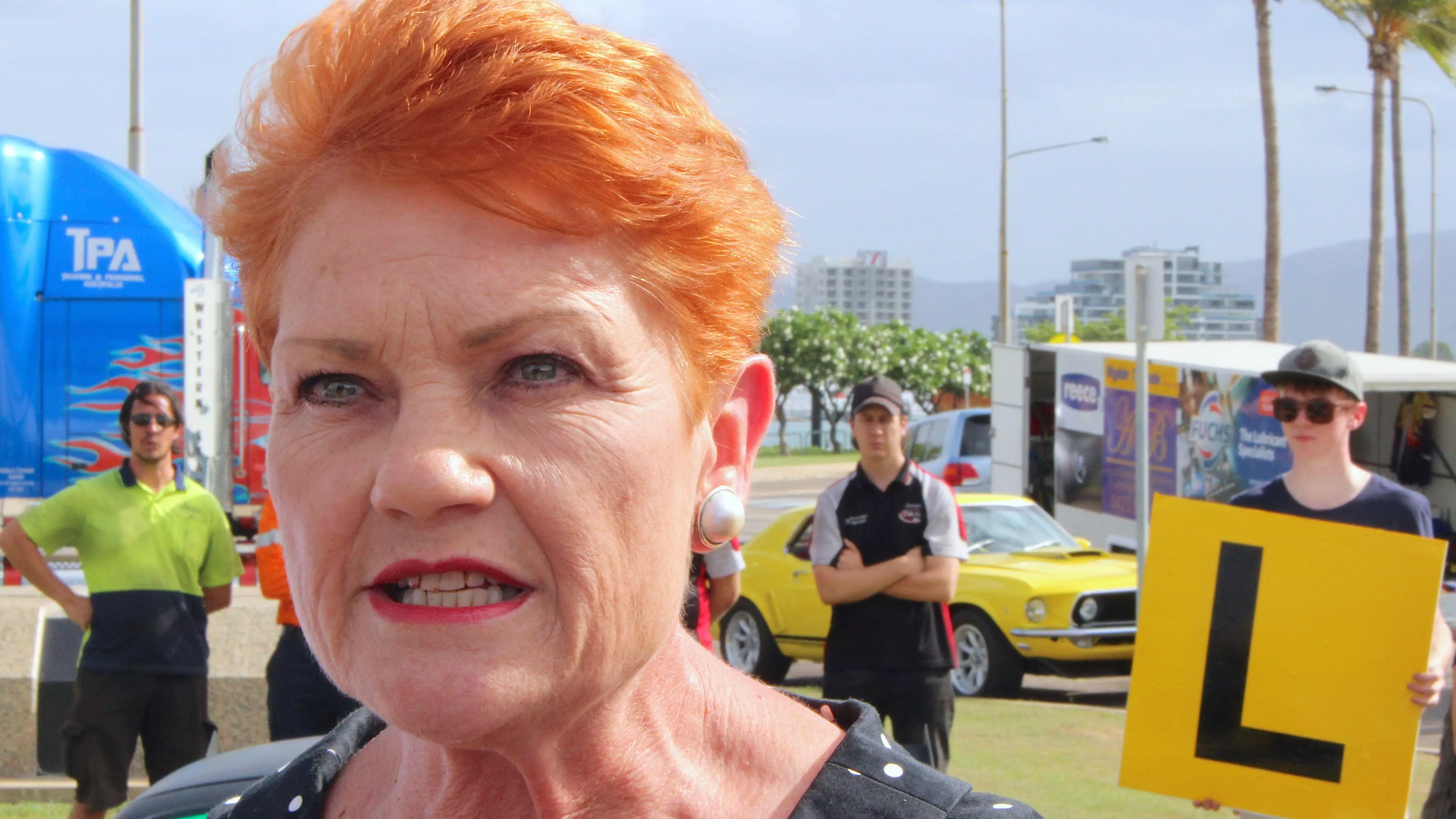 Pauline Hanson Declares ‘Building Lives Matter’ In Support Of Tradie Protest