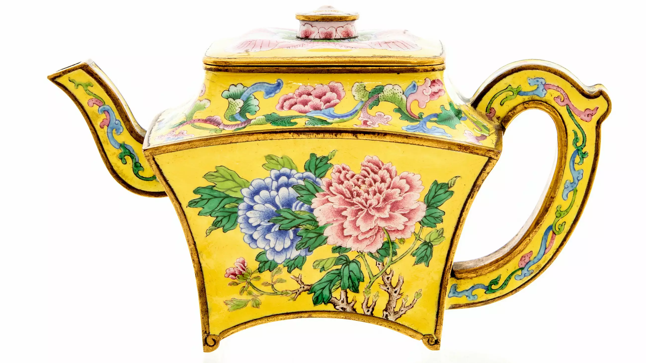 Man Finds Antique Teapot Worth £100,000 While Clearing Out Loft