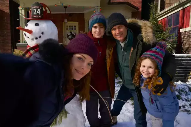 'The Christmas Chronicles 2' will revisit Kate, pictured far right, who is now a disillusioned teenager (