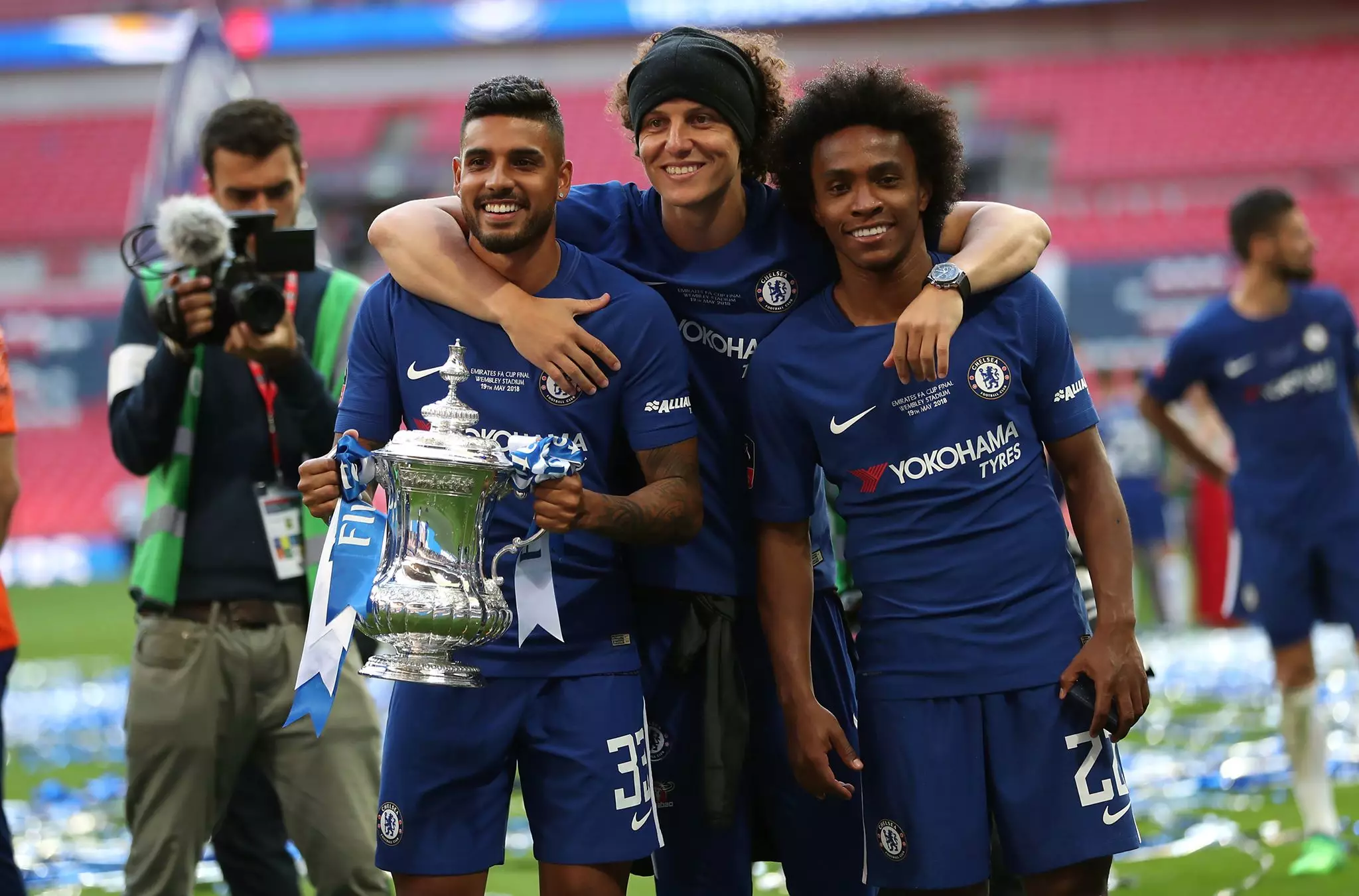 Willian poses with the FA Cup. Image: PA