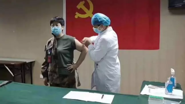 Chinese Doctor Injects Herself With Untested Coronavirus Vaccine