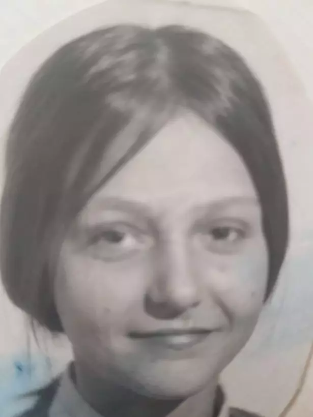 Eileen aged around 11 or 12.