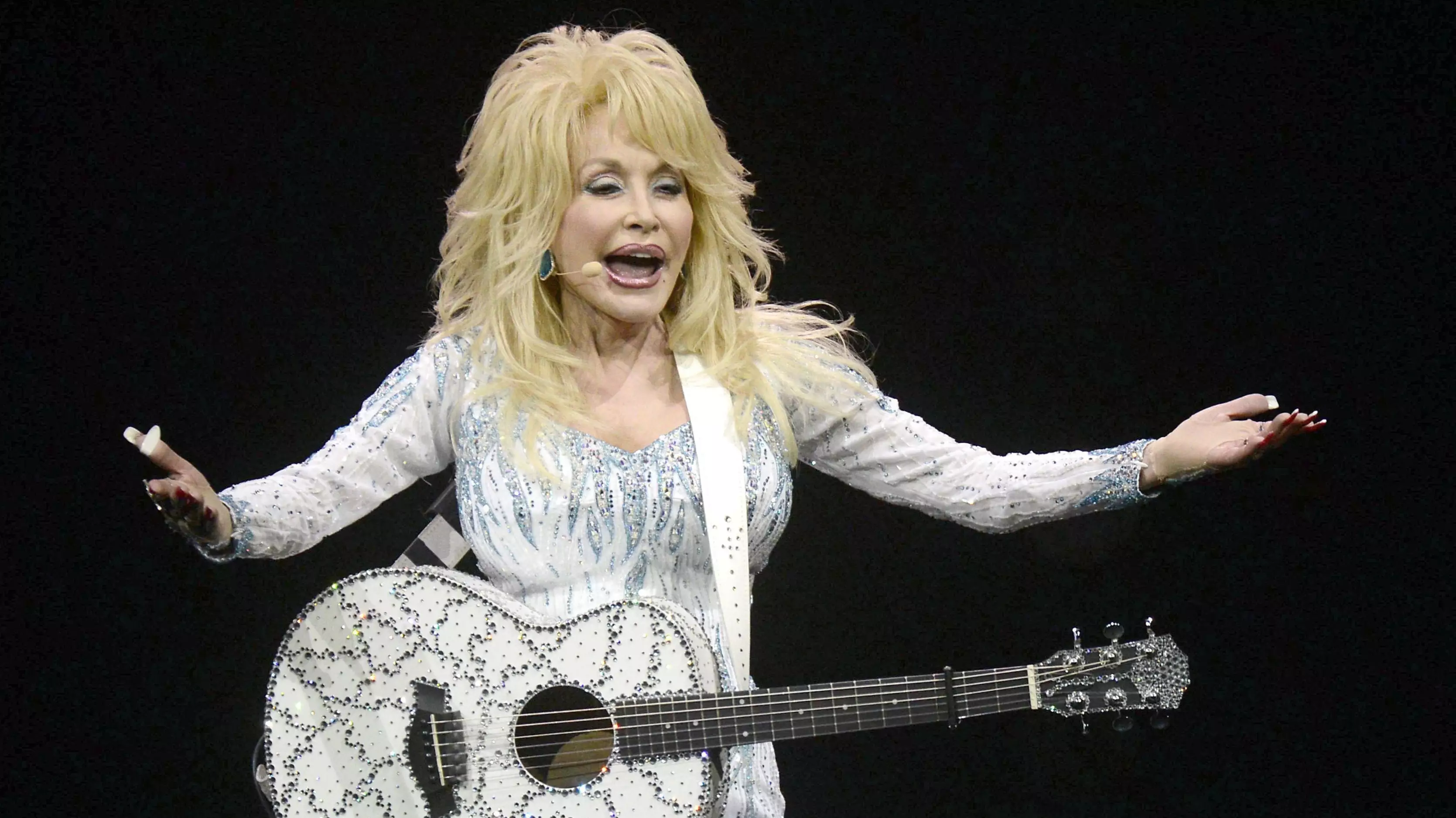 Dolly Parton Donates $1Million To Develop Coronavirus Vaccine