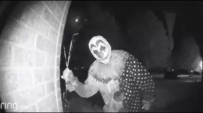 This Doorstop Sighting Of A Crazy Clown Is Scary As S**t