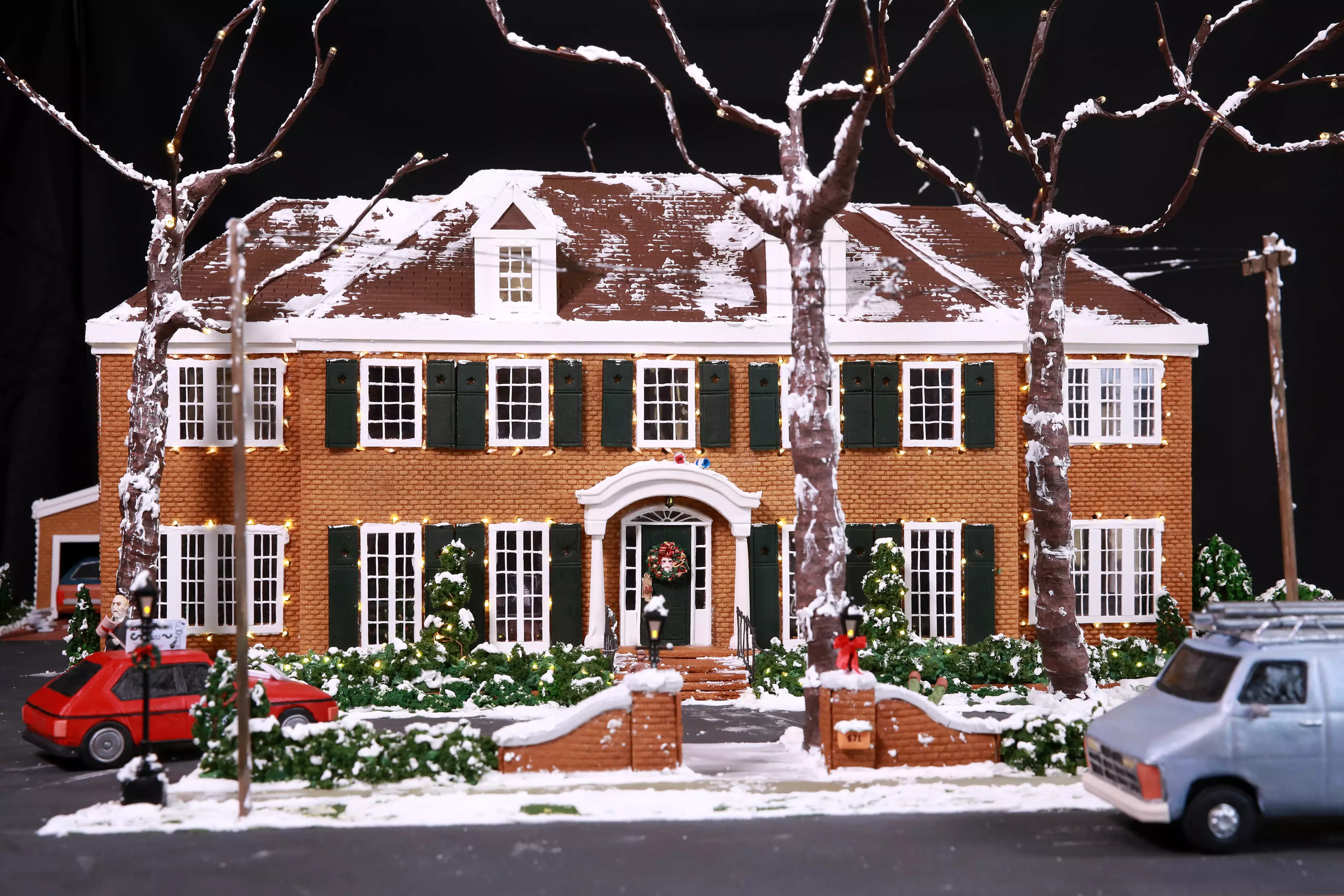 The house is made entirely by gingerbread (