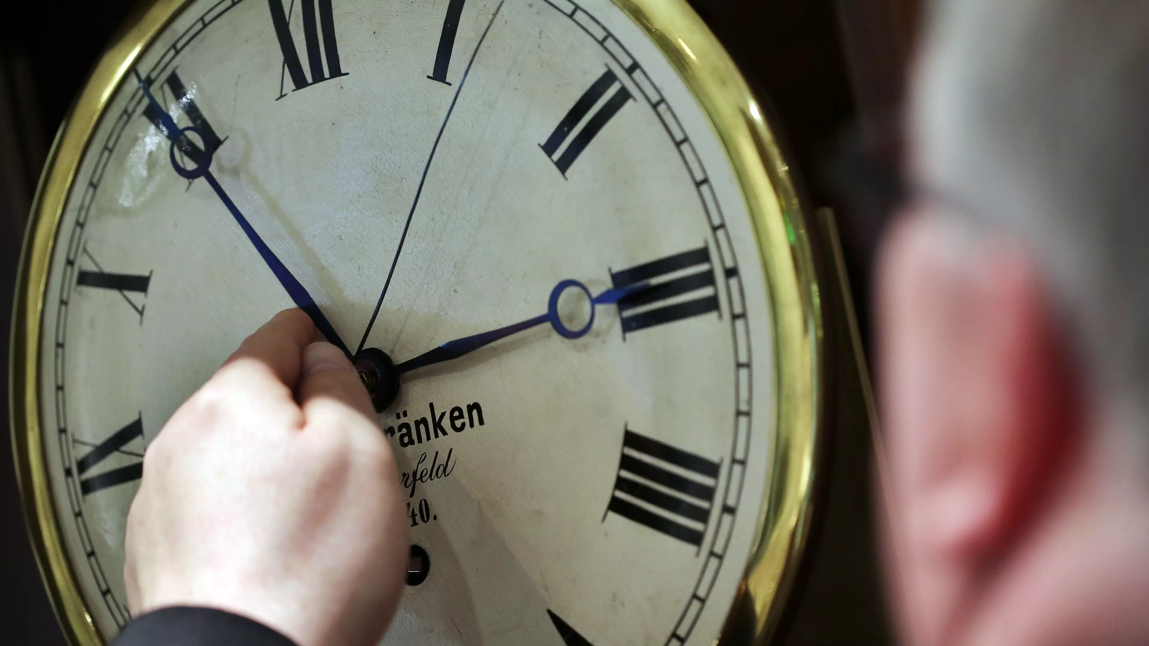 EU Just Voted To Scrap Daylight Saving Hours