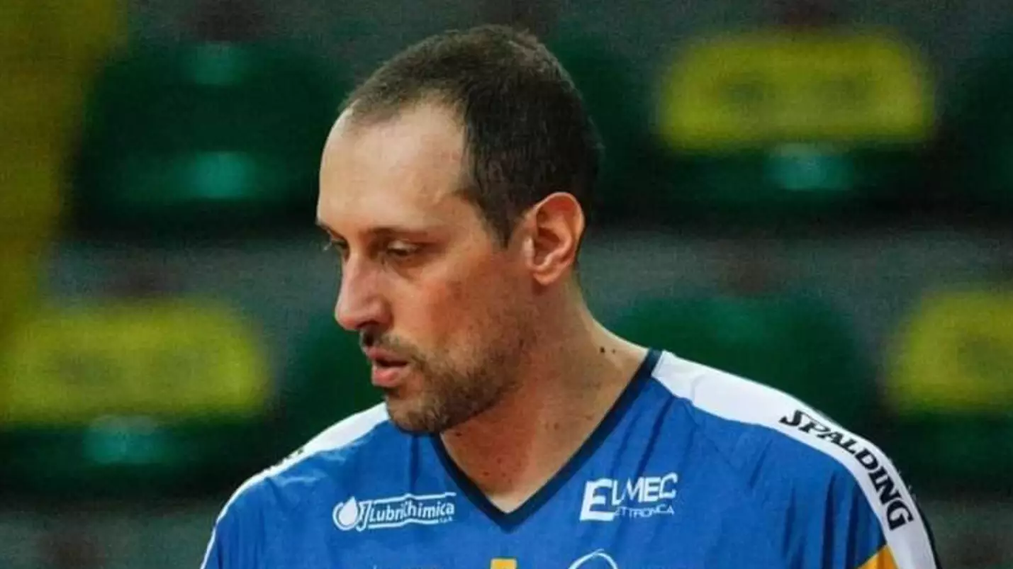 Italian Volleyball Player Scammed Into Believing He Was Dating Brazillian Model For 15 Years