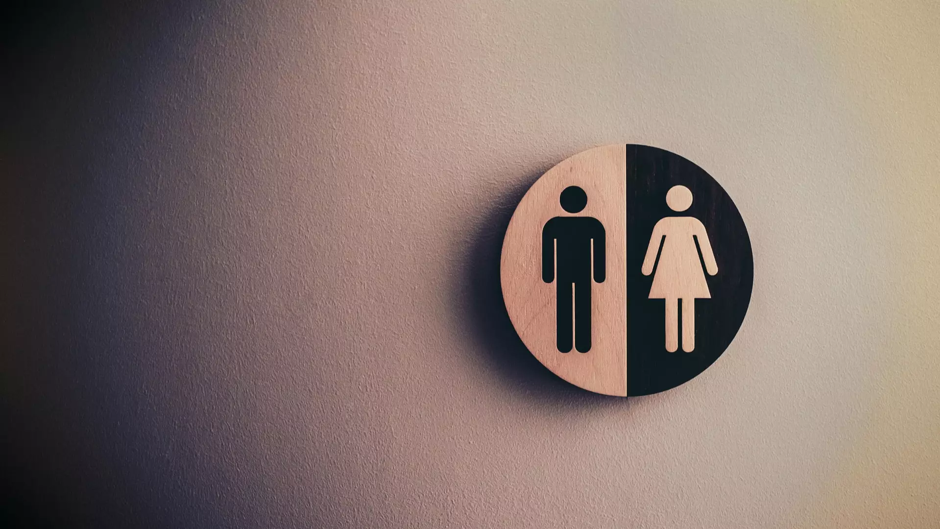 Dad Praised For 'Respectful' Way He Takes Daughter Into Women's Toilets
