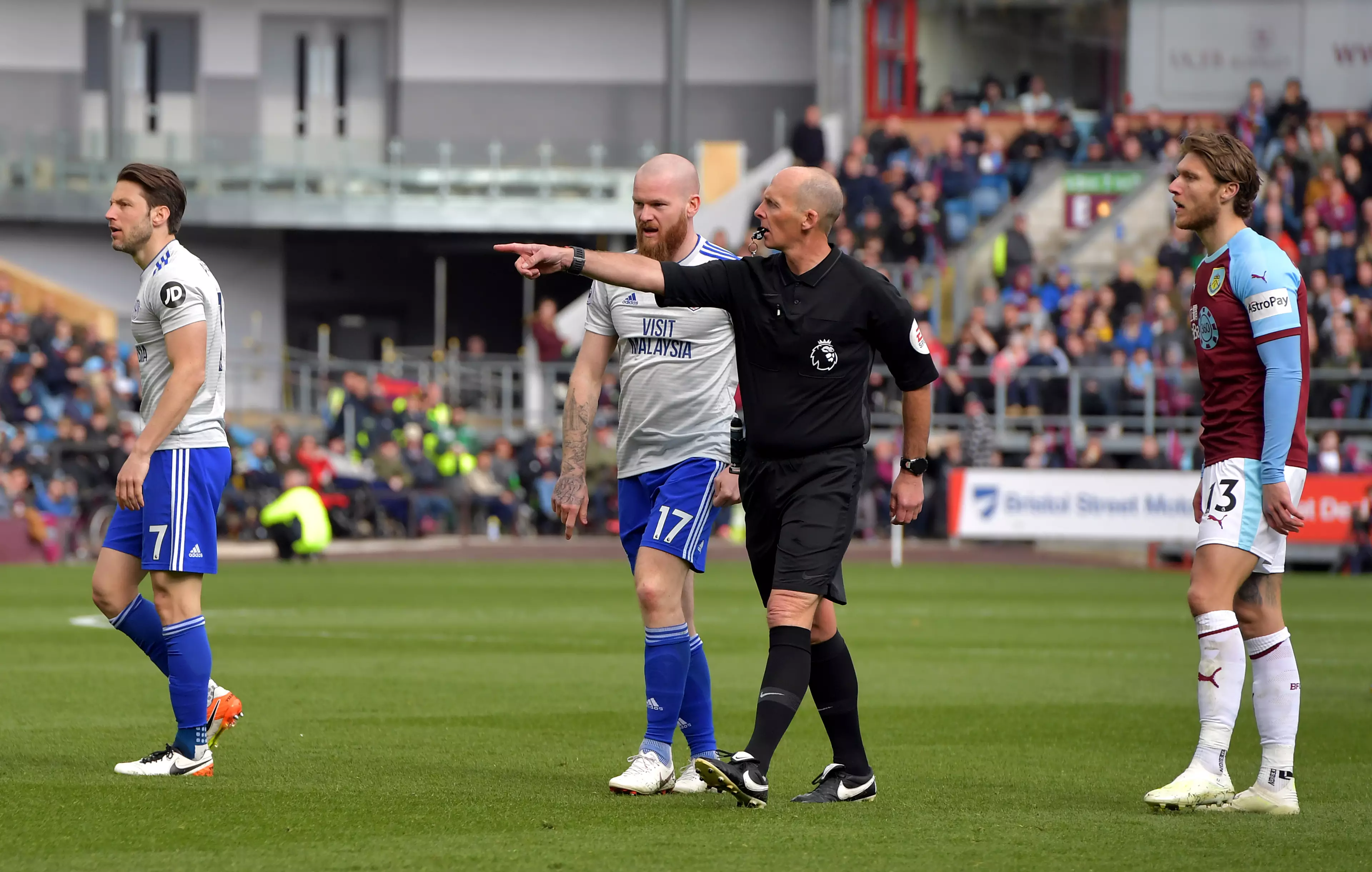 Mike Dean gave Cardiff a penalty against Burnley on Saturday before overturning his decision. Image: PA Images